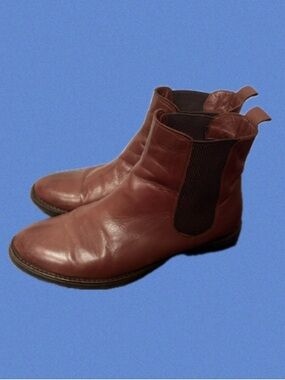 Bueno Chelsea Boots